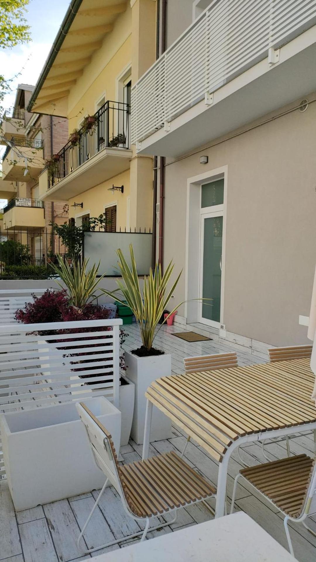 Appartamenti Diffusi Di Villa Fiorita Con Accesso Alle Piscine Della Struttura Principale Cattolica Eksteriør bilde