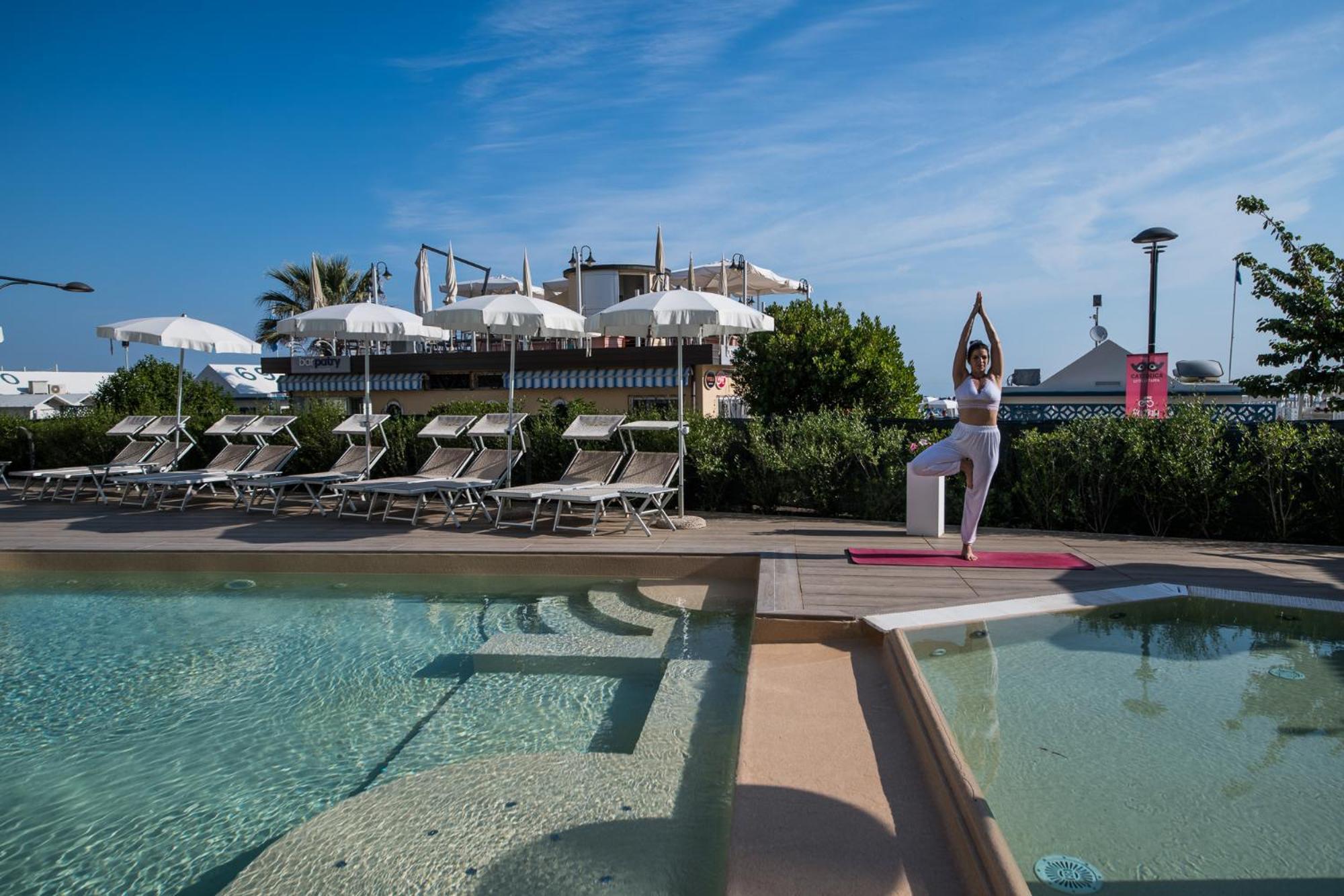 Appartamenti Diffusi Di Villa Fiorita Con Accesso Alle Piscine Della Struttura Principale Cattolica Eksteriør bilde