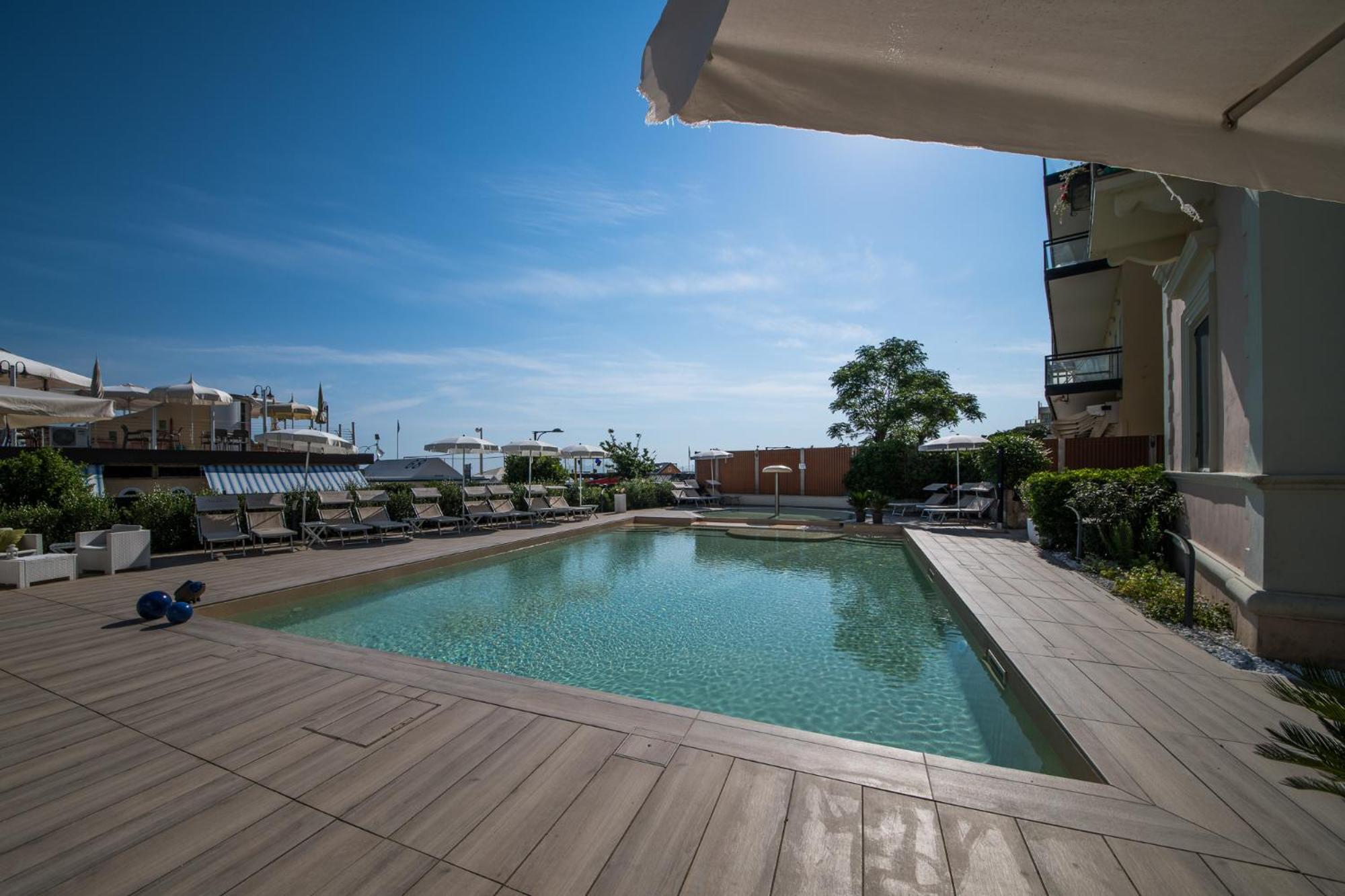 Appartamenti Diffusi Di Villa Fiorita Con Accesso Alle Piscine Della Struttura Principale Cattolica Eksteriør bilde